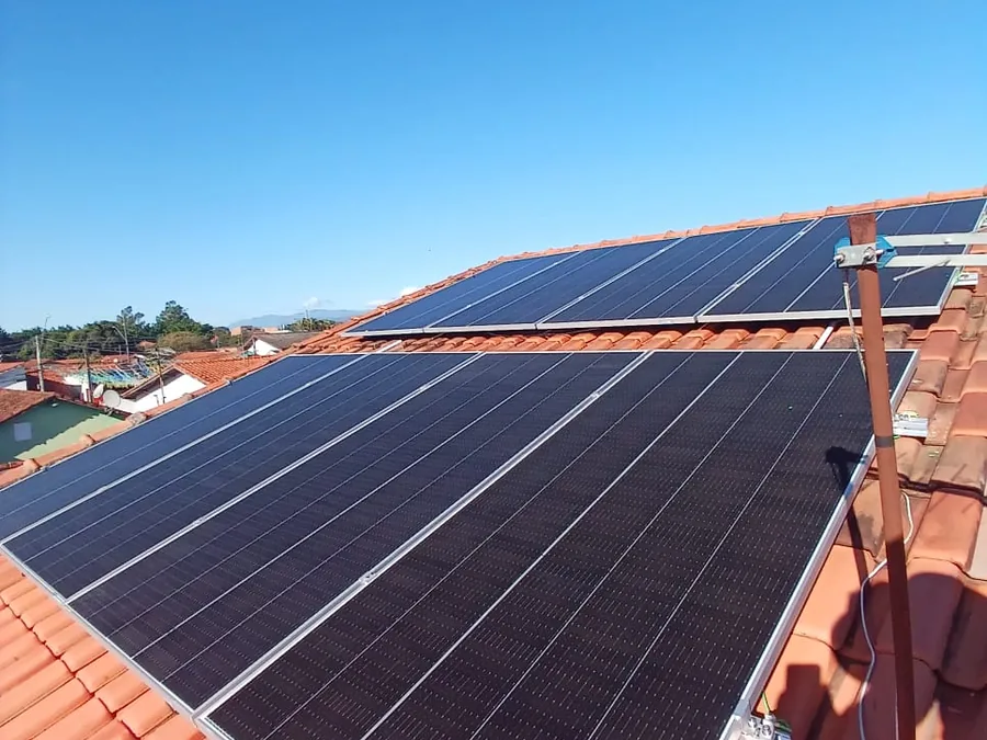 Sistema fotovoltaico instalado pela D'Locman em Lorena/SP